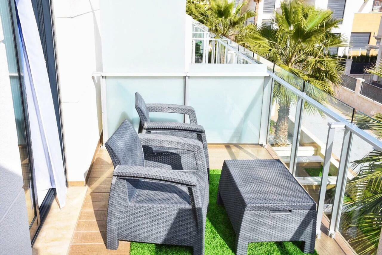 La Zenia Beach Bungalow Hotel Орихуела Екстериор снимка
