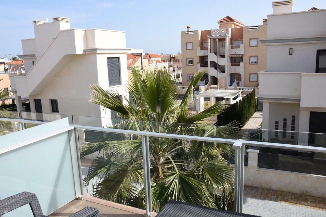 La Zenia Beach Bungalow Hotel Орихуела Екстериор снимка