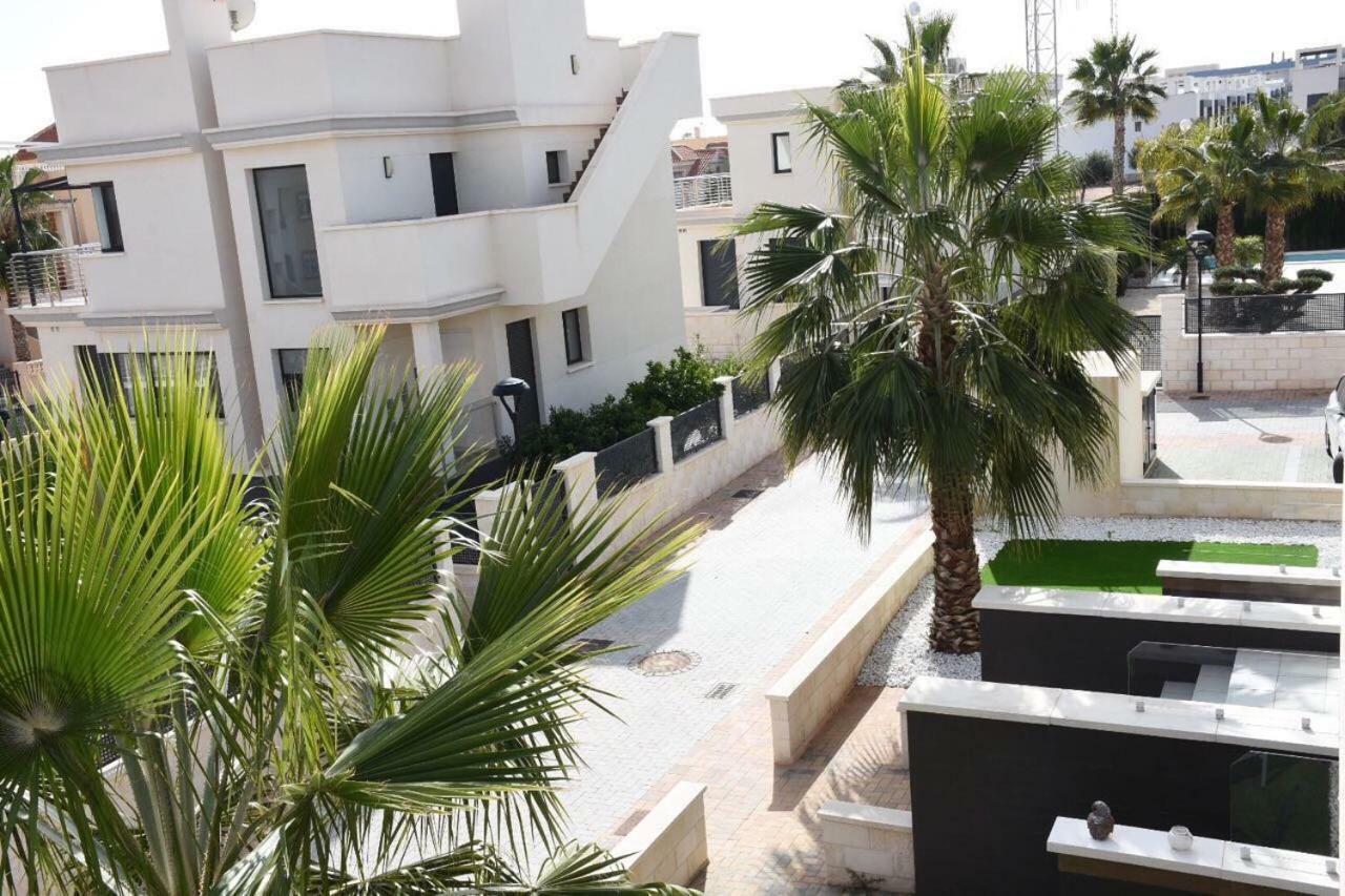 La Zenia Beach Bungalow Hotel Орихуела Екстериор снимка